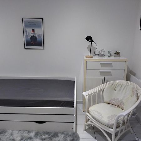 Studio Charmant Canape Lit Netflix Prime Video Wifi Dazn Хавър Екстериор снимка