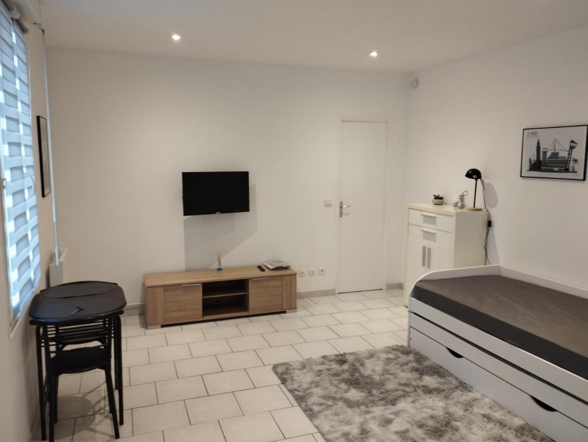 Studio Charmant Canape Lit Netflix Prime Video Wifi Dazn Хавър Екстериор снимка